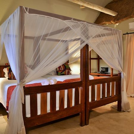 Bayete Guest Lodge Victoriawatervallen Buitenkant foto