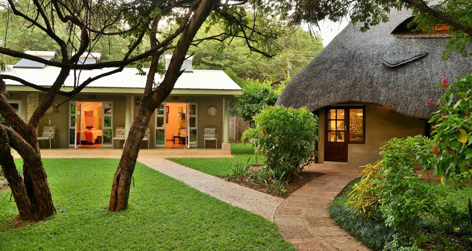 Bayete Guest Lodge Victoriawatervallen Buitenkant foto