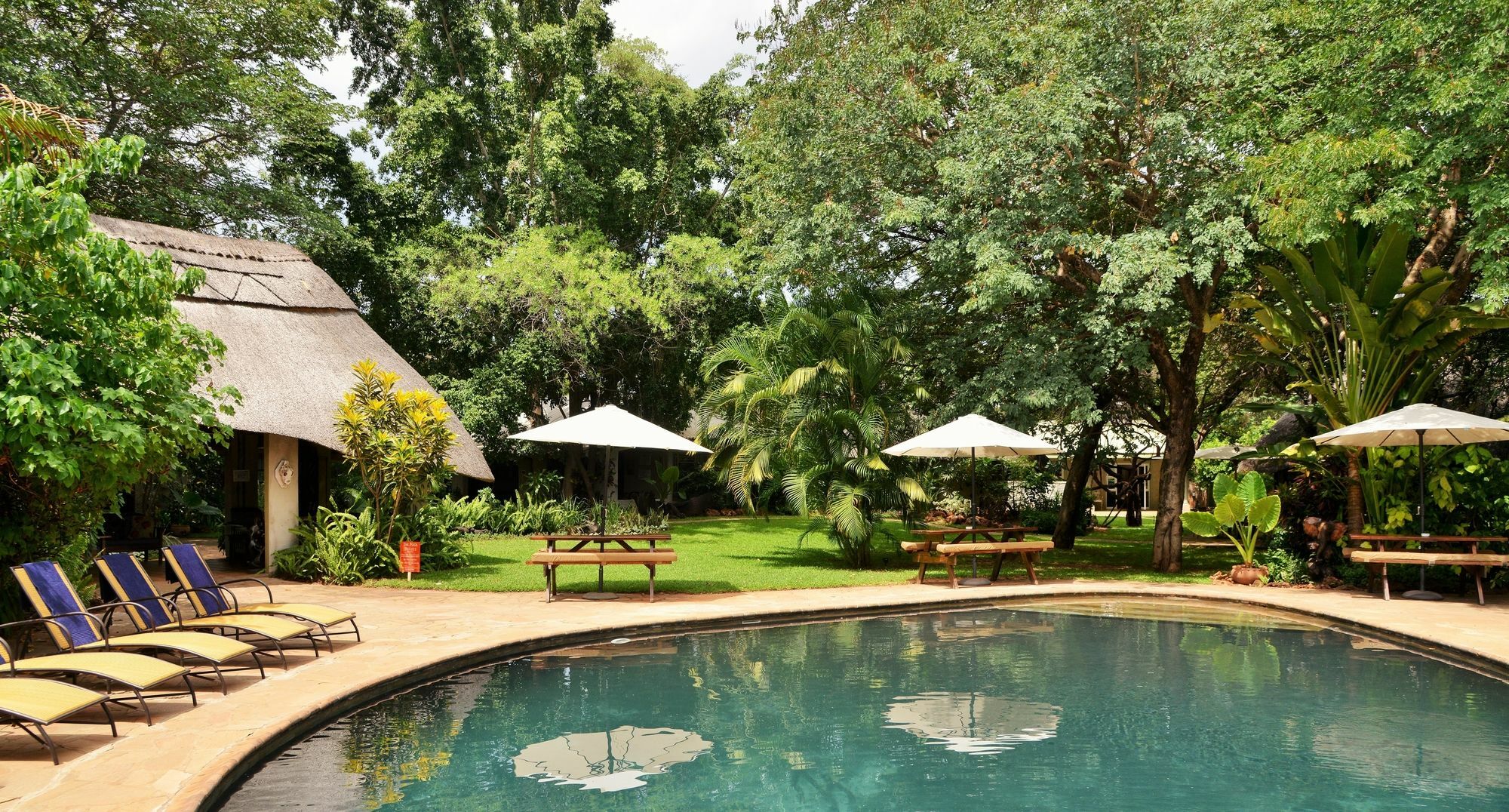 Bayete Guest Lodge Victoriawatervallen Buitenkant foto